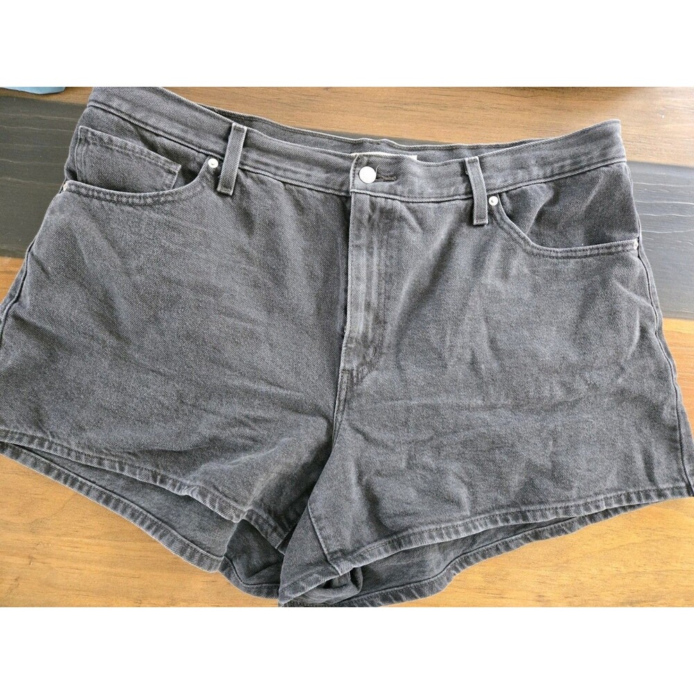 Levi's denim five-pocket Washed black Women's High Waisted Mom Shorts 20W